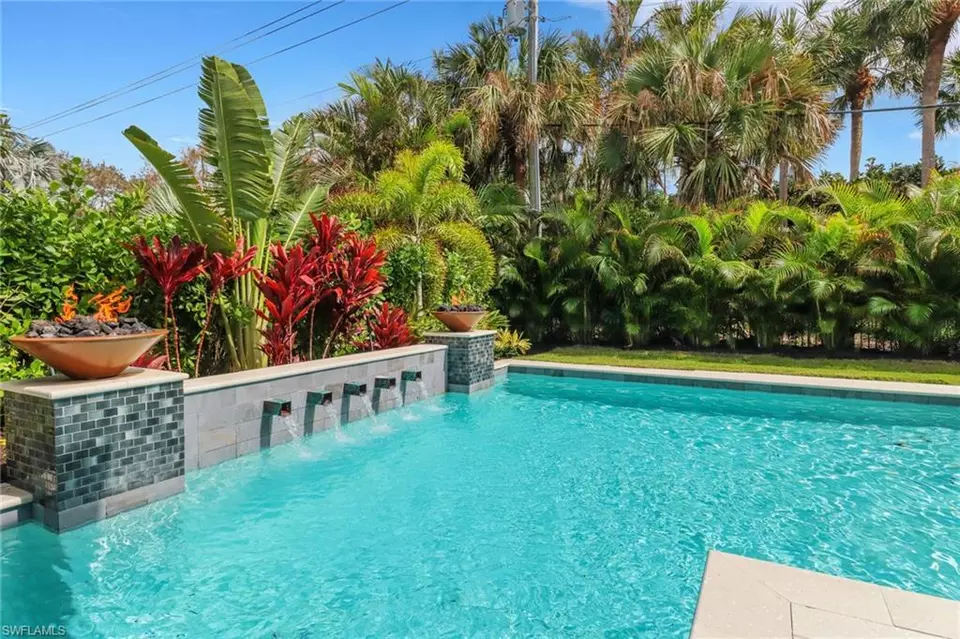 Exterior - 1546 Mandarin Rd, Naples, FL 34102 photo 4 of 18