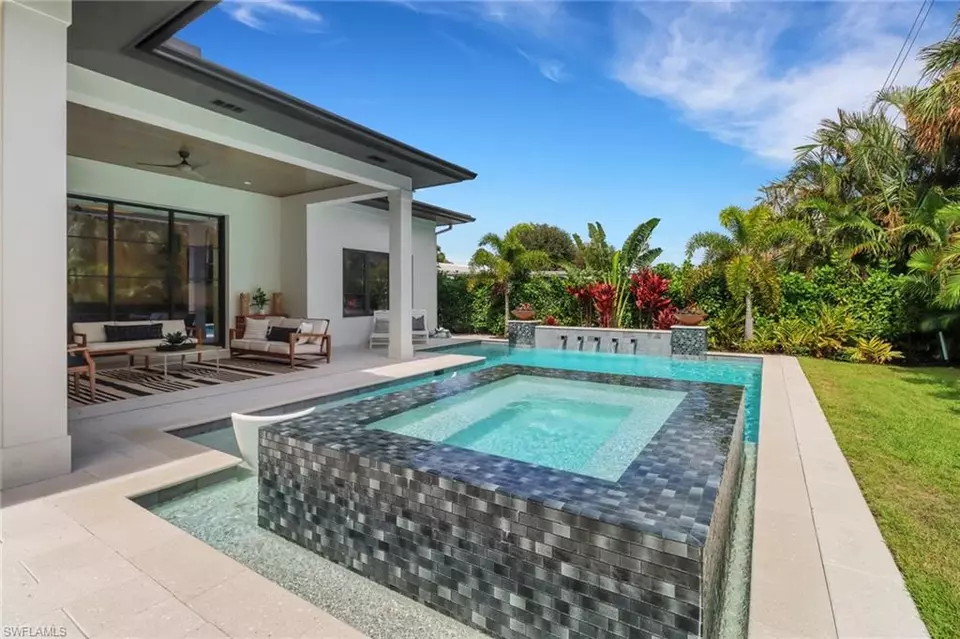 Exterior - 1546 Mandarin Rd, Naples, FL 34102 photo 8 of 18