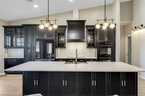 3968 Ruxton Rd, Naples, FL 34116 photo 2
