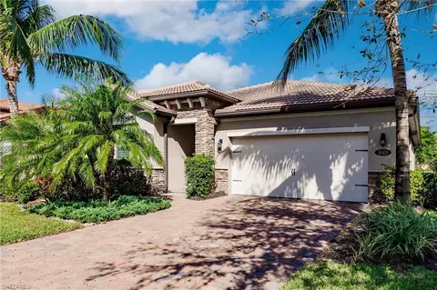 16419 Barclay Ct, Naples, FL 34110