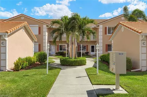 650 Saratoga Cir #C-106, Naples, FL 34104