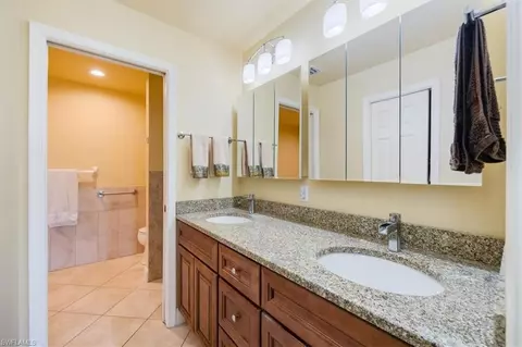 Bath - 770 Eagle Creek Dr #302, Naples, FL 34113 photo 3 of 5