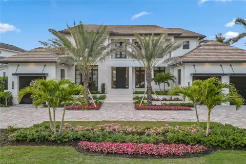 371 Hawser Ln, Naples, FL 34102 photo 3