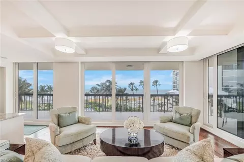 4551 Gulf Shore Blvd N #402, Naples, FL 34103