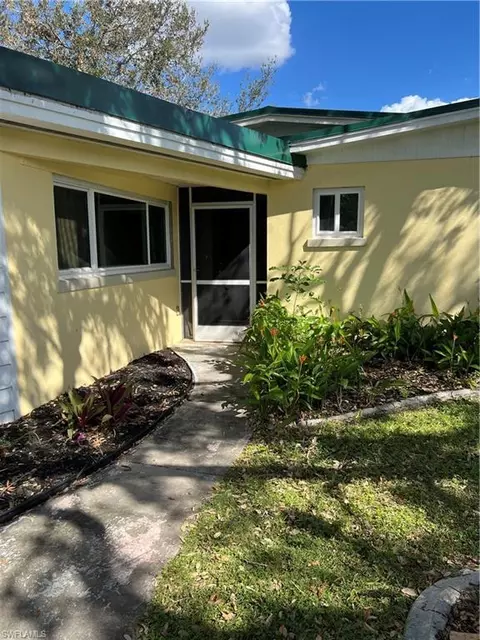 3843 Lapalma St, Fort Myers, FL 33901