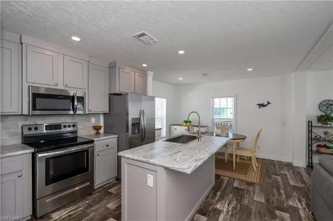 2738 Heron Ct, Saint James City, FL 33956