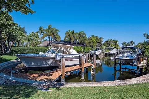 2100 Shad Ct, Naples, FL 34102