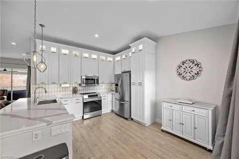 6927 Satinleaf Rd N #202, Naples, FL 34109