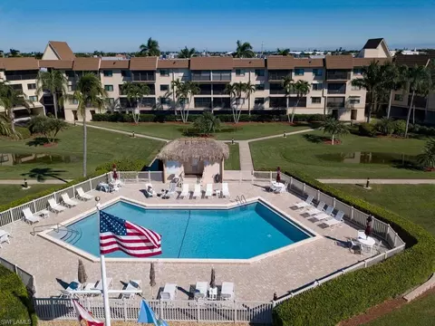 730 W Elkcam Cir #305, Marco Island, FL 34145