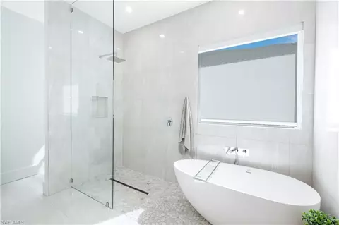 Bath - 9063 Graphite Cir, Naples, FL 34120 photo 3 of 5