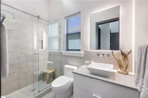 Bath - 9063 Graphite Cir, Naples, FL 34120 photo 4 of 5