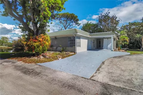 10 Kings Rd #A-13, Naples, FL 34112