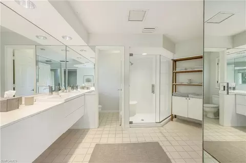 Bath - 2209 Noble Ct, Naples, FL 34110 photo 3 of 3
