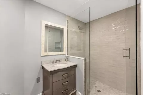 Bath - 2209 Noble Ct, Naples, FL 34110 photo 2 of 3