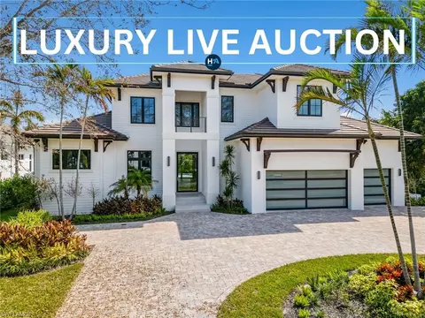 3280 Crayton Rd, Naples, FL 34103