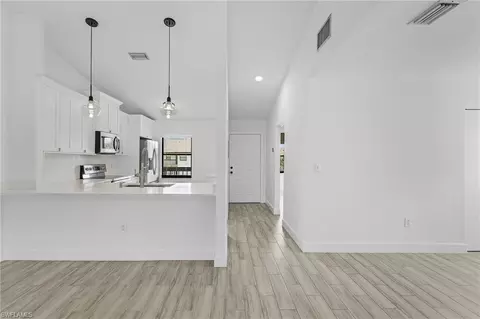 9295 Lake Park Dr #201, Fort Myers, FL 33919