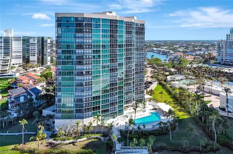 4651 Gulf Shore Blvd N #806, Naples, FL 34103