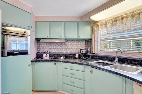 261 Indian Key Ln #258, Naples, FL 34114