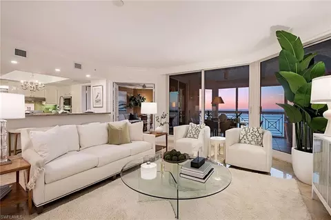 4021 Gulf Shore Blvd N #1802, Naples, FL 34103