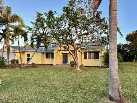 2443 SE 28th St, Cape Coral, FL 33904