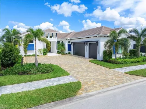 9901 Montiano Dr, Naples, FL 34113