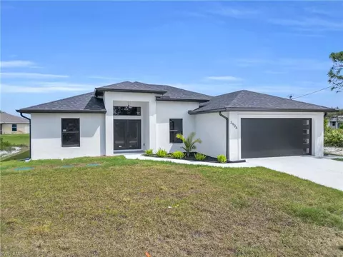 2906 28th St SW, Lehigh Acres, FL 33976