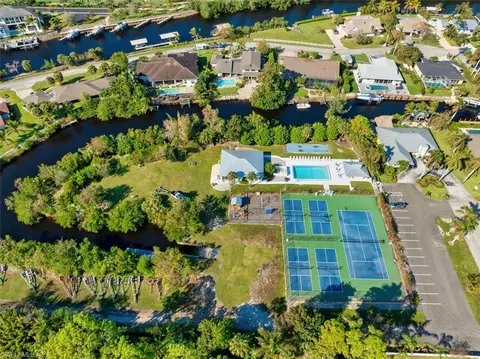 2297 Clipper Way, Naples, FL 34104 photo 5