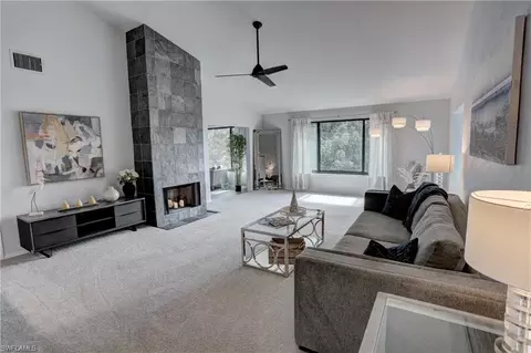 607 Courtside Dr #F-202, Naples, FL 34105