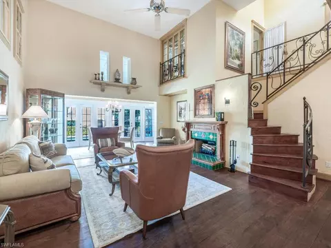 631 Serendipity Dr, Naples, FL 34108