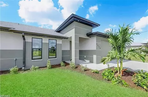 646 Chambers St E, Lehigh Acres, FL 33974