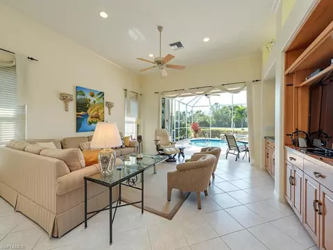 5795 Persimmon Way, Naples, FL 34110