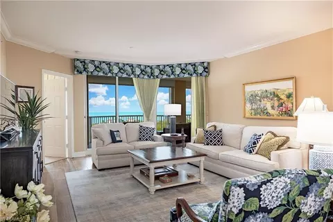 7117 Pelican Bay Blvd #1509, Naples, FL 34108
