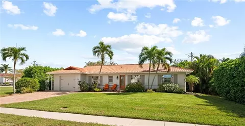 105 S Bahama Ave, Marco Island, FL 34145