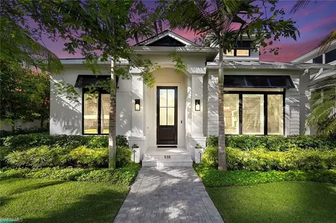 535 2nd Ave S, Naples, FL 34102