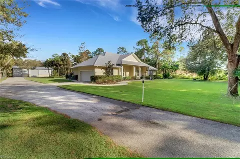 282 13th St NW, Naples, FL 34120