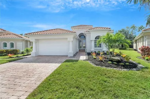 7767 Martino Cir, Naples, FL 34112