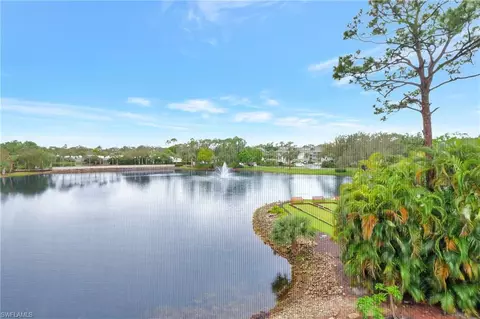 720 Waterford Dr #302, Naples, FL 34113