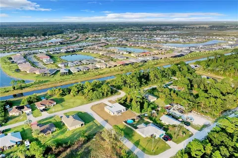 522 Alabaster St, Lehigh Acres, FL 33972