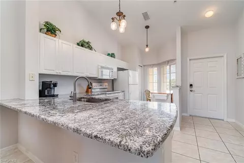 9175 Celeste Dr #2-407, Naples, FL 34113