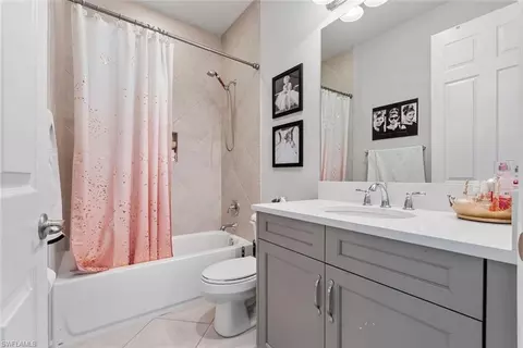 Bath - 4223 Siderno Ct, Naples, FL 34119 photo 3 of 5