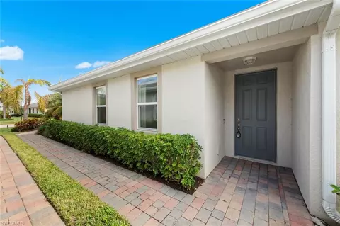 14799 Edgewater Cir, Naples, FL 34114 photo 4