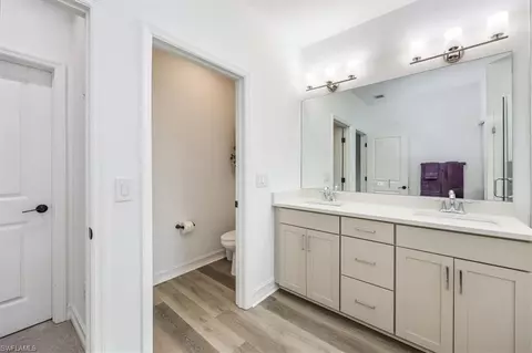Bath - 7320 Rockefeller Dr, Naples, FL 34119 photo 1 of 4
