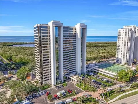 6825 Grenadier Blvd #2004, Naples, FL 34108