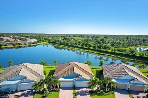 14623 Edgewater Cir, Naples, FL 34114