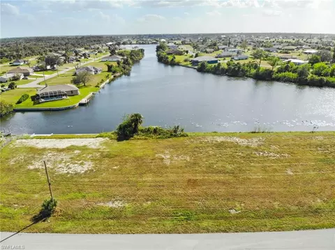 2302 NE 21st Ter, Cape Coral, FL 33909