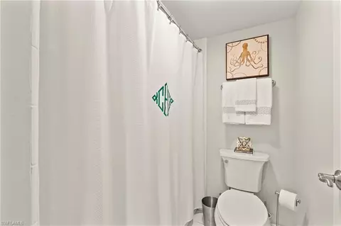 Bath - 4155 Crayton Rd #107, Naples, FL 34103 photo 4 of 5