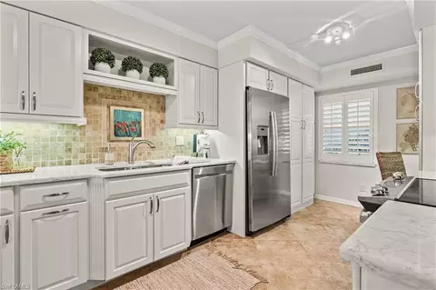 Kitchen - 4155 Crayton Rd #107, Naples, FL 34103 photo 3 of 5