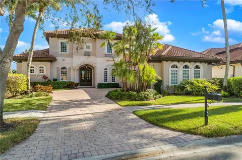 8942 Shenendoah Cir, Naples, FL 34113