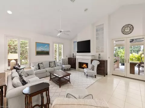 2505 Spicebush Ln, Naples, FL 34105