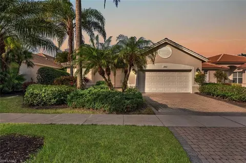 5061 Kensington High St, Naples, FL 34105